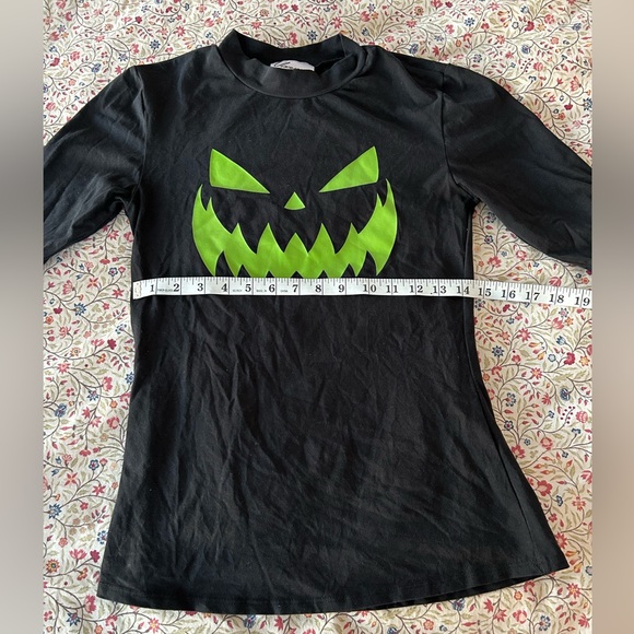 VIXEN Black Halloween Top with Green Jack-O'-Lantern - Picture 4 of 5
